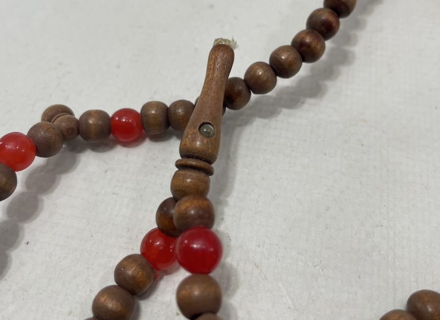 İÇİNDE KABE GÖRSELLERİN BULUNDUĞU MİKRO RESİMLİ  NADİR FORMDA AHŞAP TESBİH