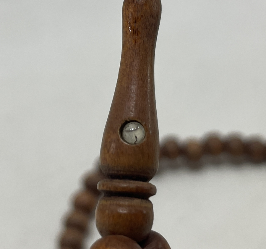 İÇİNDE KABE GÖRSELLERİN BULUNDUĞU MİKRO RESİMLİ  NADİR FORMDA AHŞAP TESBİH