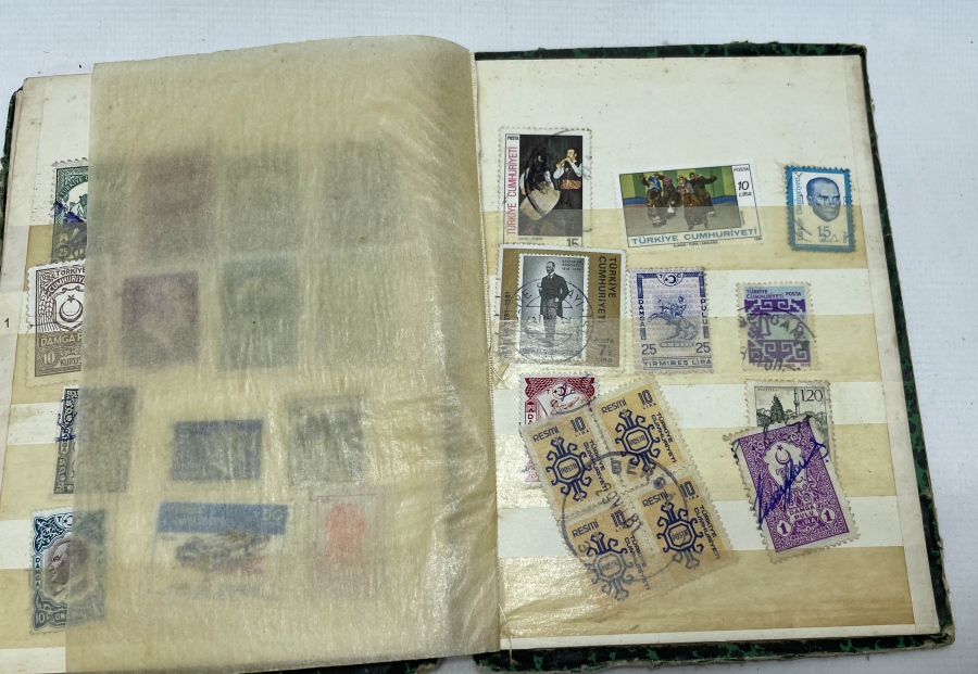İÇİNDE OSMANLI VE CUMHURİYET DÖNEMİ PULLAR BULUNAN PUL ALBÜMÜ