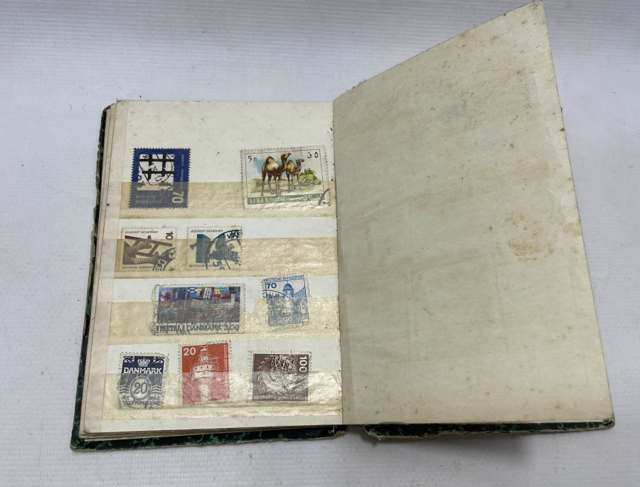 İÇİNDE OSMANLI VE CUMHURİYET DÖNEMİ PULLAR BULUNAN PUL ALBÜMÜ