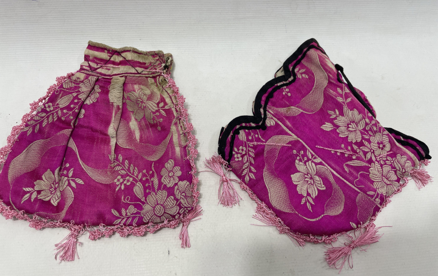 OSMANLI DÖNEMİ ELMASİYE KUMAŞTAN YAPILMIŞ 4 ADET KESE