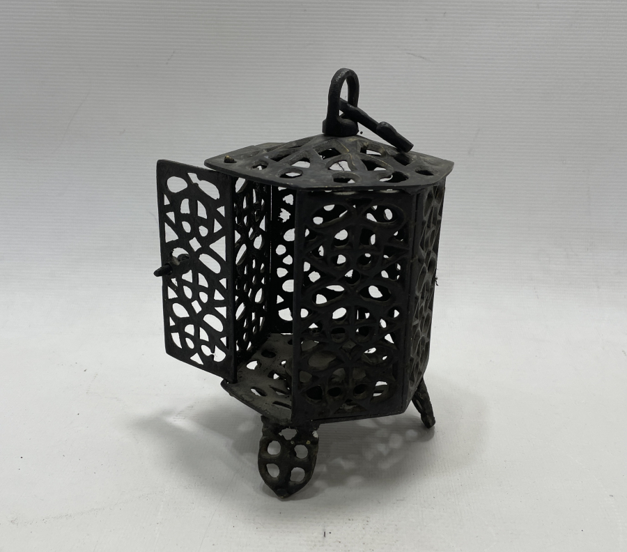 NADİR FORMDA BRONZ MUMLUK