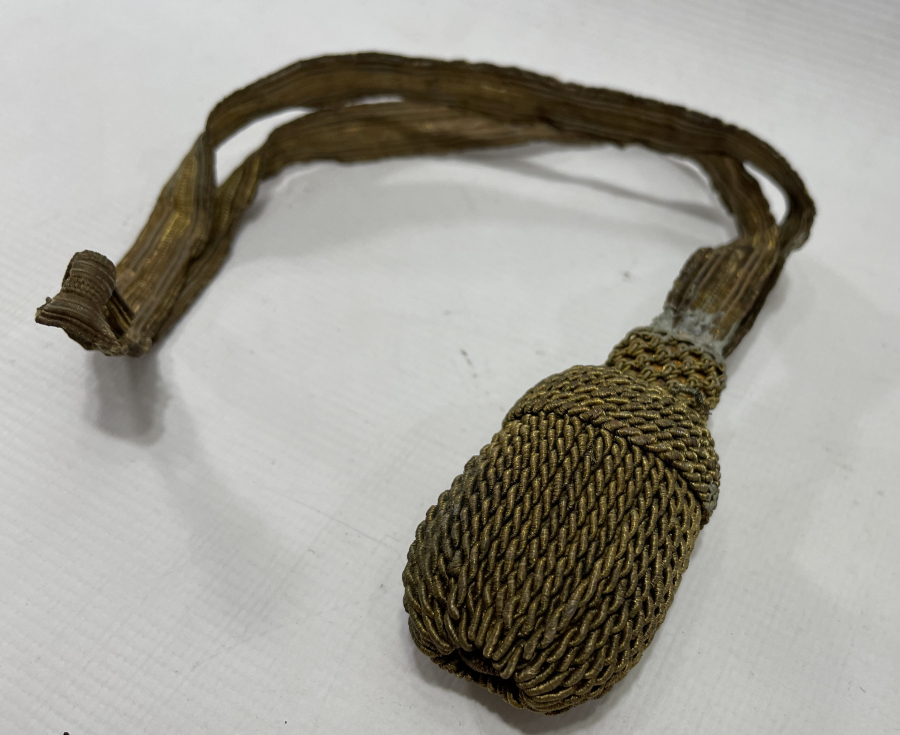 OSMANLI DÖNEMİ GÜMÜŞ SIRMA İŞÇİLİKLİ SUBAY KILICI PÜSKÜLÜ