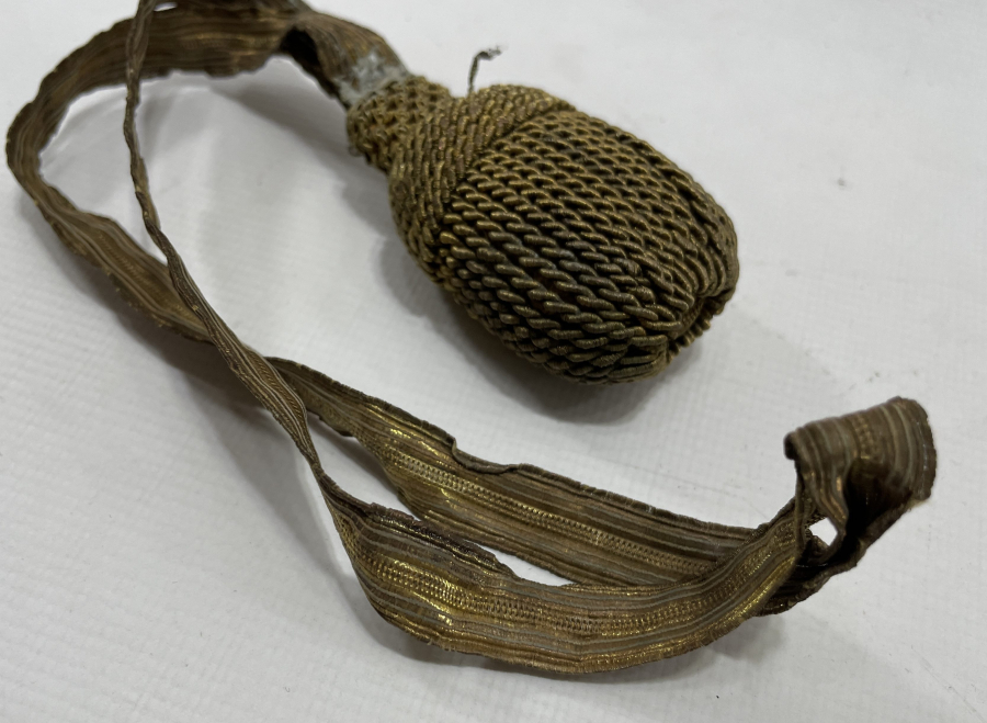 OSMANLI DÖNEMİ GÜMÜŞ SIRMA İŞÇİLİKLİ SUBAY KILICI PÜSKÜLÜ