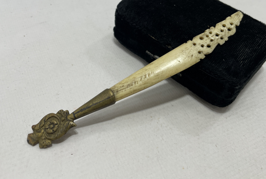 OSMANLI DÖNEMİ KEMİK SAPLI CAM KESME ALETİ