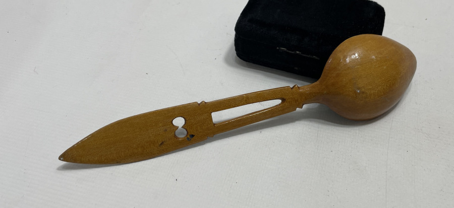 TAMAMI EL BOYAMA VE YA HAZRETİ MEVLANA YAZILI TAHTA KAŞIK