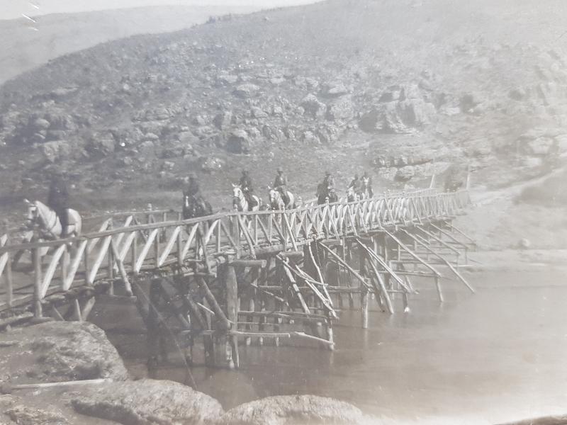 BİRİNCİ CİHAN HARBİNDE KÖPRÜDEN GEÇEN OSMANLI SÜVARİLERİ 