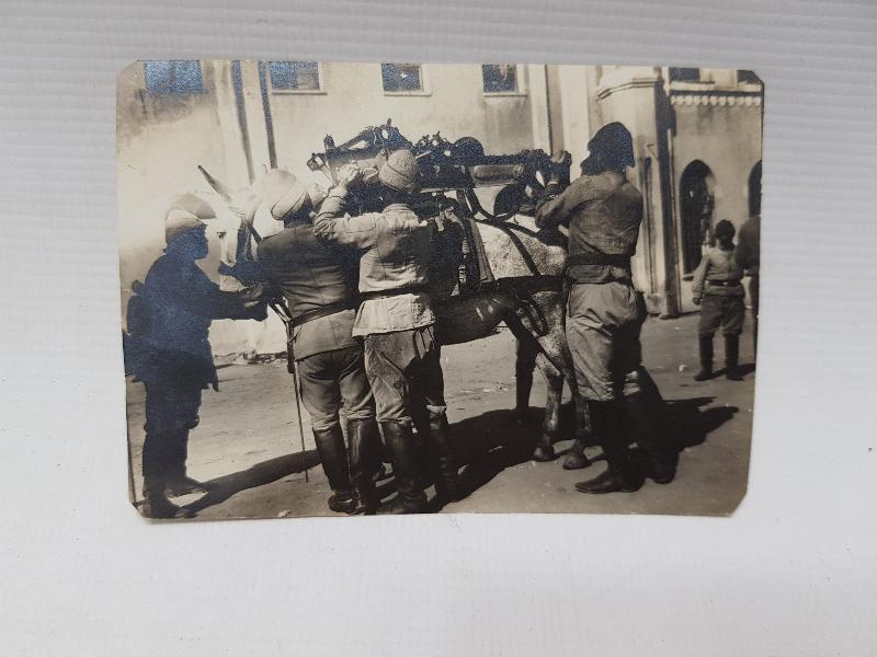 ÇANAKKALE SAVAŞI MÜHİMMAT YÜKLEYEN ASKERLER