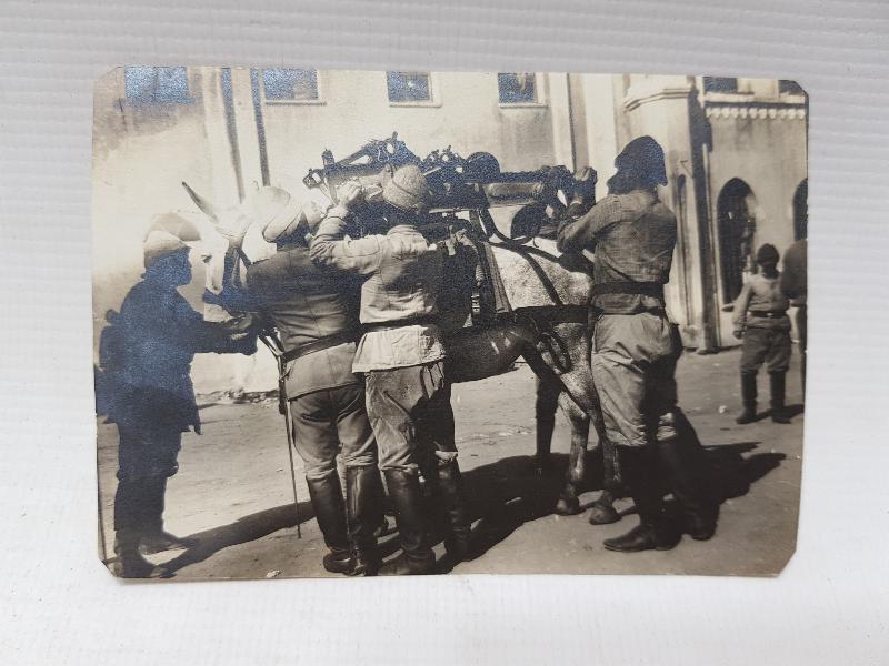 ÇANAKKALE SAVAŞI MÜHİMMAT YÜKLEYEN ASKERLER