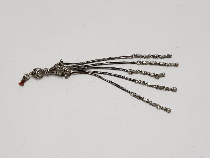 GÜMÜŞ TESPİH PÜSKÜLÜ