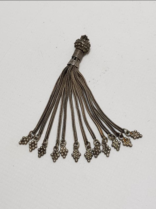 GÜMÜŞ TESPİH PÜSKÜLÜ 