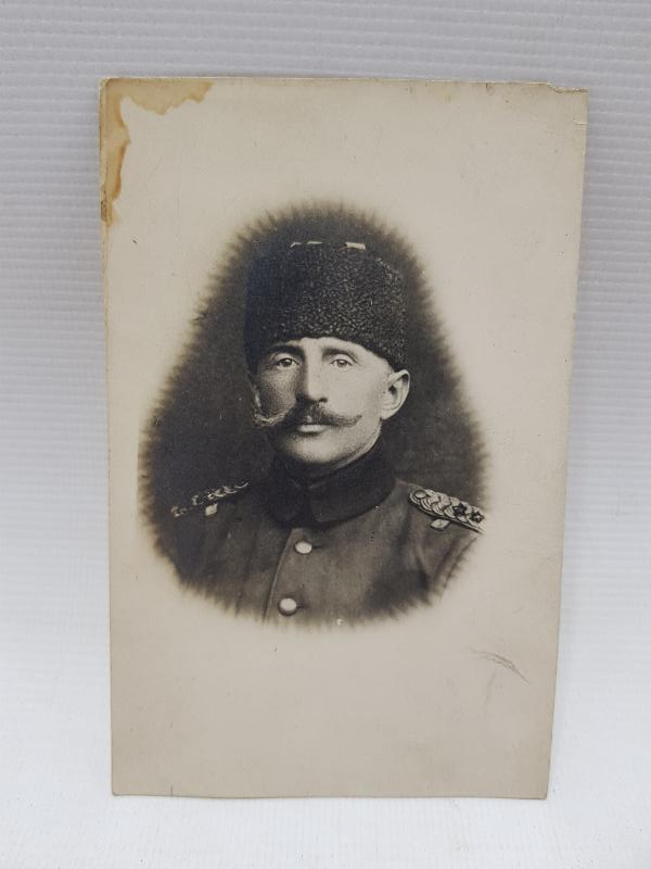 KURTULUŞ SAVAŞI DÖNEMİ ÜNİFORMALI KALPAKLI TÜRK SUBAYI 