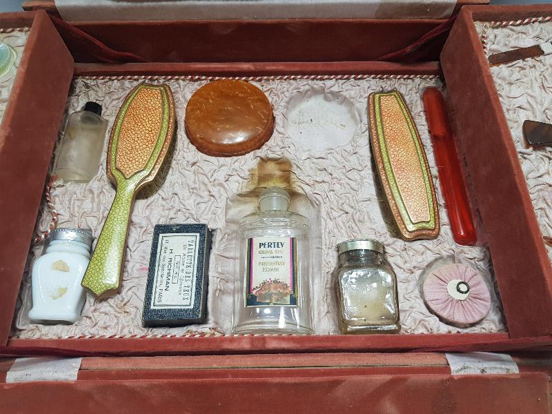 KUTUSUNDA ANTİKA BAKIM SETİ 