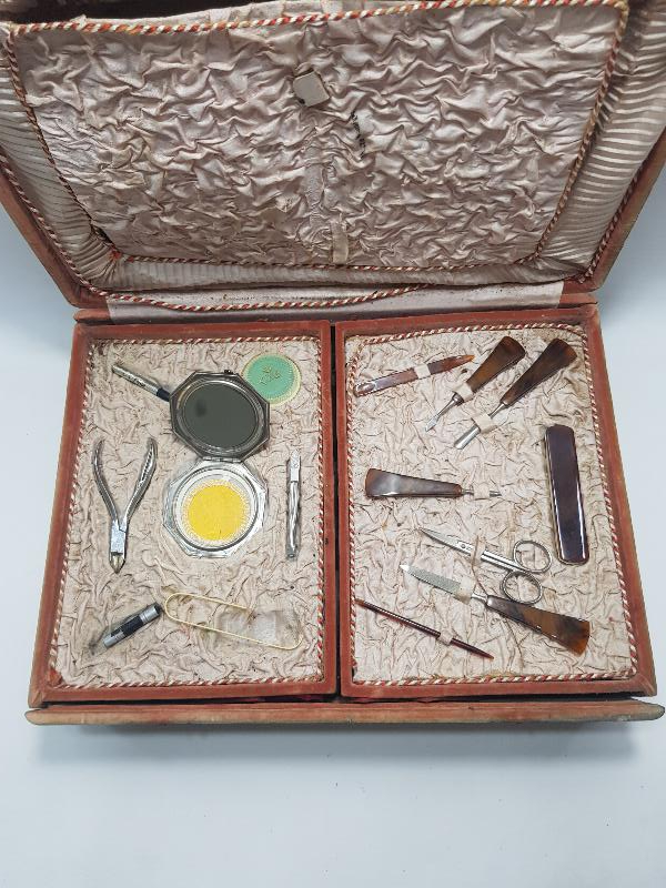 KUTUSUNDA ANTİKA BAKIM SETİ 