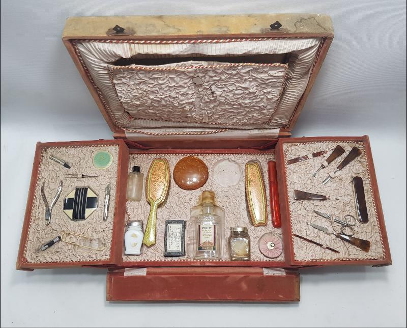 KUTUSUNDA ANTİKA BAKIM SETİ 