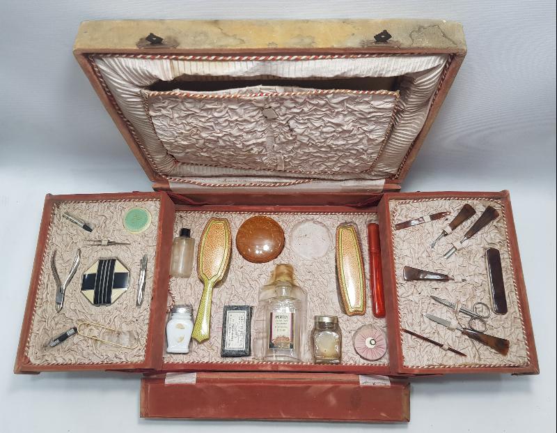 KUTUSUNDA ANTİKA BAKIM SETİ 