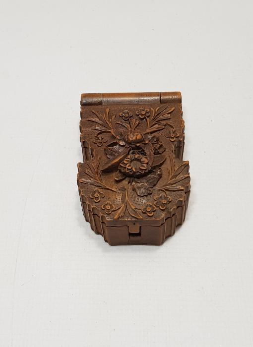 OSMANLI DÖNEMİ EL OYMA KABARTMA İŞÇİLİKLİ AHŞAP SAAT KUTUSU