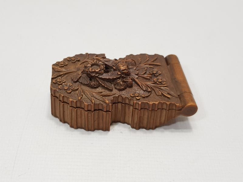 OSMANLI DÖNEMİ EL OYMA KABARTMA İŞÇİLİKLİ AHŞAP SAAT KUTUSU