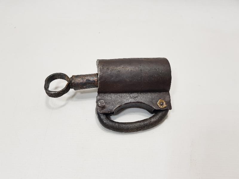 OSMANLI DÖNEMİ NADİR FORMDA KİLİT VE ANAHTARI 