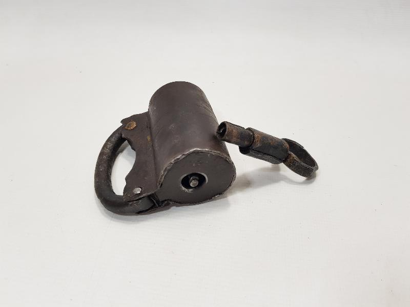 OSMANLI DÖNEMİ NADİR FORMDA KİLİT VE ANAHTARI 