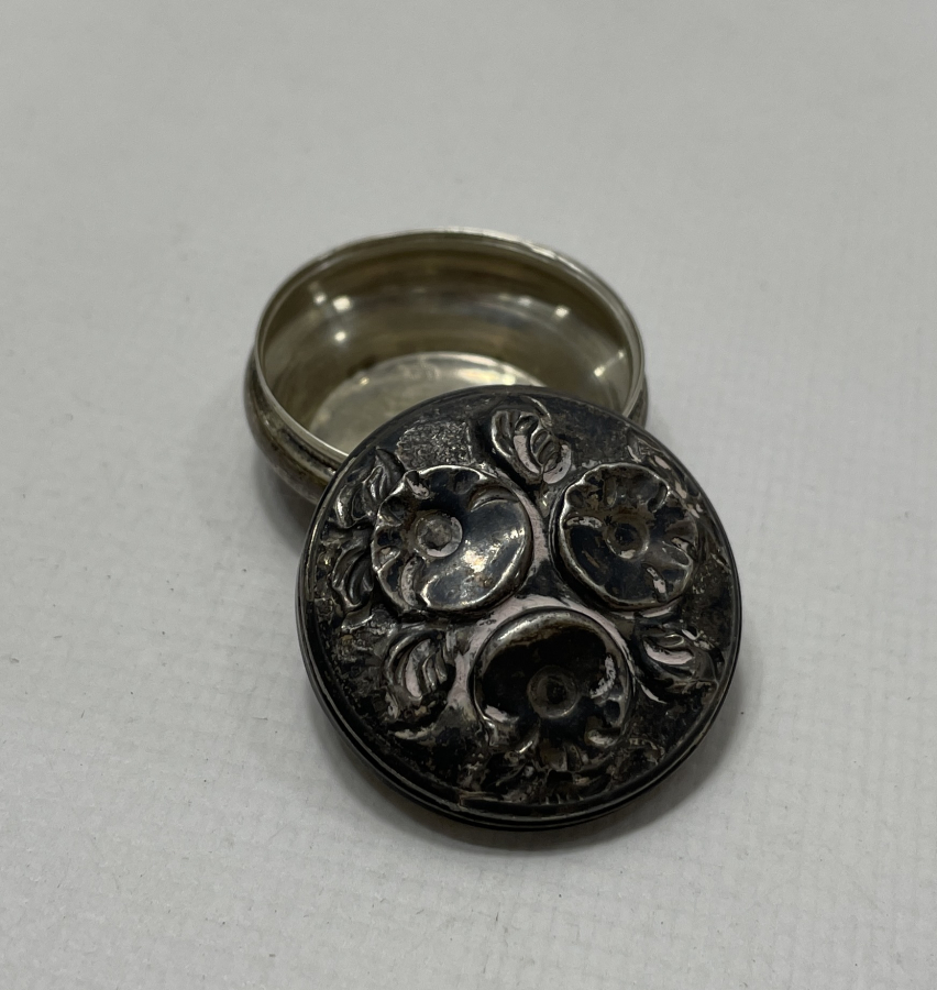 ANTİKA KAPAKLI GÜMÜŞ KUTU