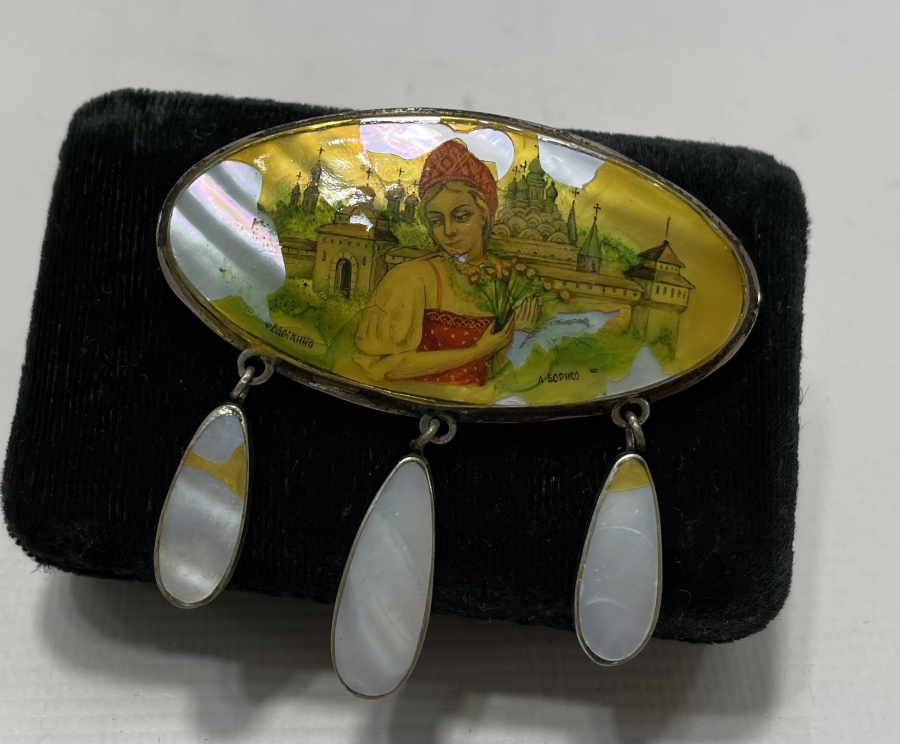 ANTİKA SEDEF ÜZERİ EL BOYAMA SANATÇI İMZALI ÖZEL YAPIM BROŞ