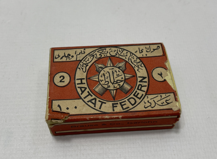 ORJİNAL KUTUSUNDA OSMANLI DÖNEMİ ÜZERLERİ HATTAT YAZILI DİVİT UÇLARI