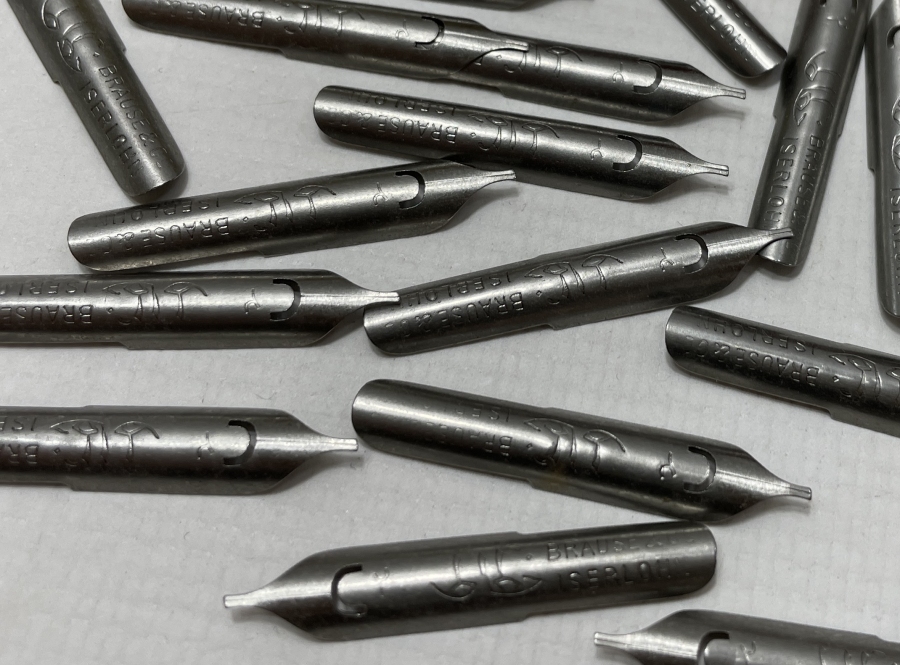 ORJİNAL KUTUSUNDA OSMANLI DÖNEMİ ÜZERLERİ HATTAT YAZILI DİVİT UÇLARI