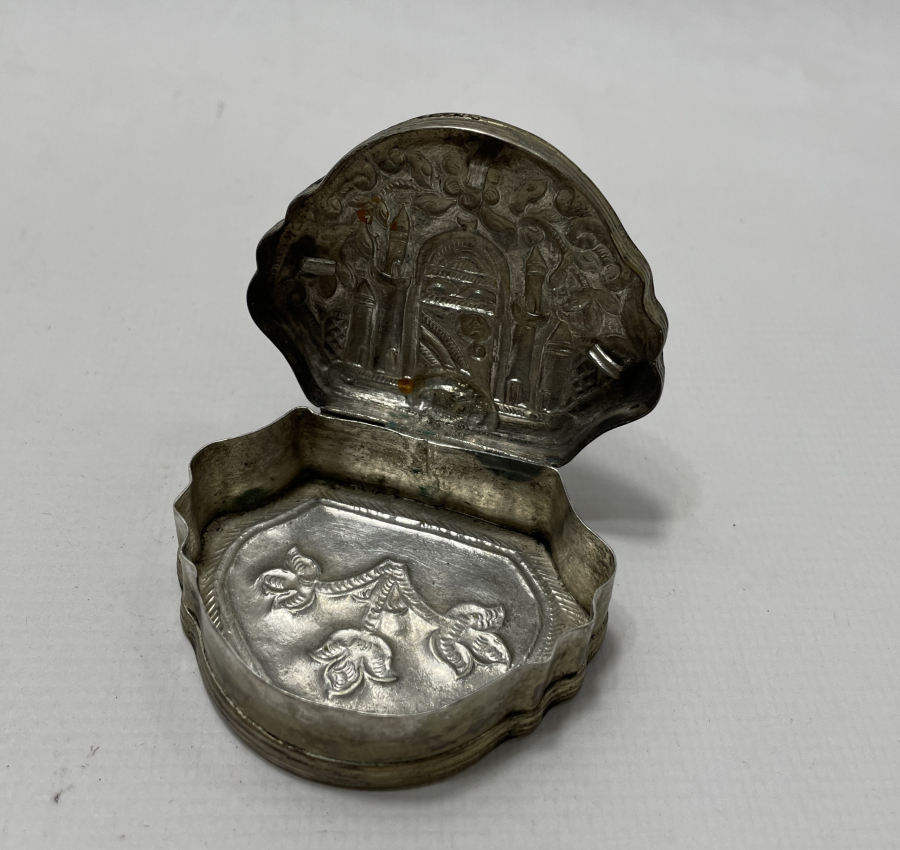 OSMANLI DÖNEMİ GÜMÜŞTEN MAMUL ENFİYE KUTUSU