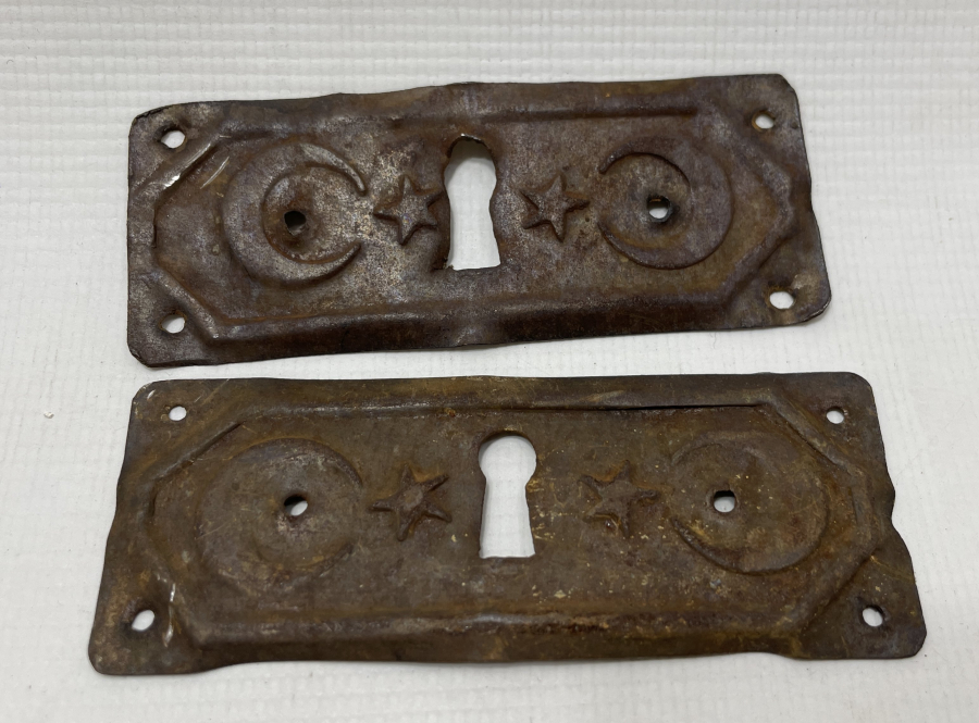 OSMANLI DÖNEMİ ÜZERİ AY YILDIZLI 2 ADET ANAHTAR AYNASI