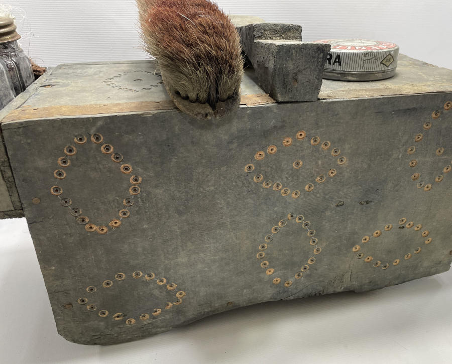 ÜZERİ BONCUK İŞLİ ANTİKA AYAKKABI BOYACI SANDIĞI