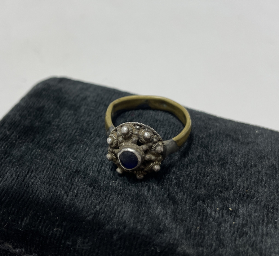 ÜZERİ GÜVERSE İŞÇİLİKLİ OSMANLI DÖNEMİ GÜMÜŞ YÜZÜK