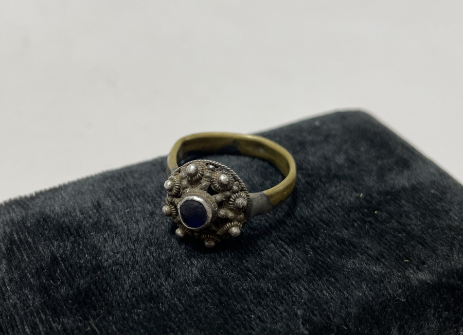 ÜZERİ GÜVERSE İŞÇİLİKLİ OSMANLI DÖNEMİ GÜMÜŞ YÜZÜK