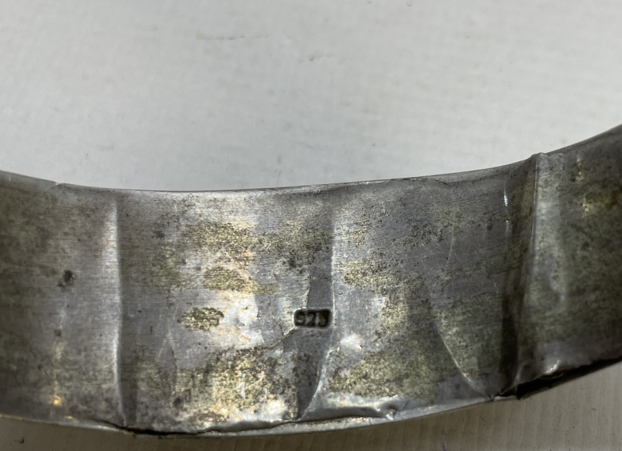 ÜZERİNDE FİRUZE TAŞLARI BULUNAN KALEM İŞÇİLİKLİ ANTİKA BİLEKLİK