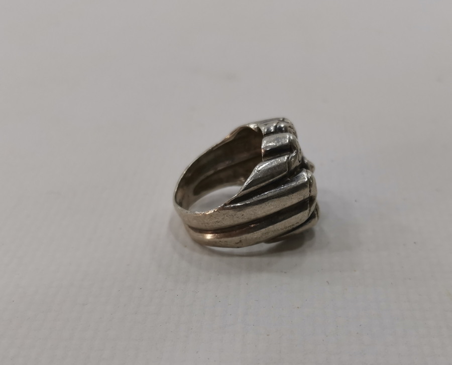 YONCA FORMUNDA GÜMÜŞ YÜZÜK