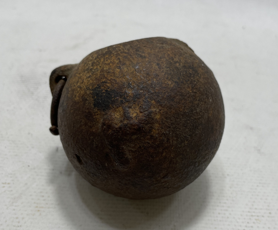 1. DÜNYA SAVAŞI DÖNEMİ ÜZERİ YAZILI İÇİ BOŞ EL BOMBASI