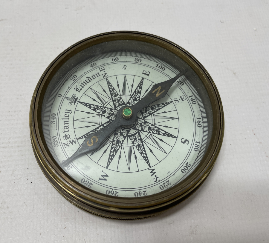 ANTİKA MASA ÜSTÜ PUSULASI