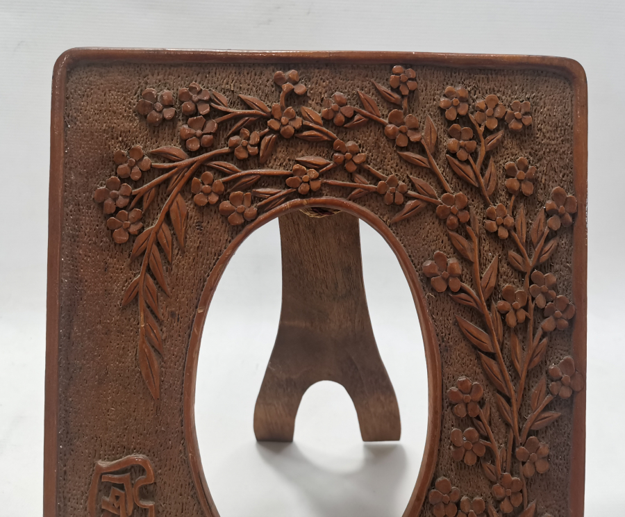 1. DÜNYA SAVAŞI DÖNEMİ TAMAMI EL OYMA ESARET YADİGARI  AHŞAP ÇERÇEVE