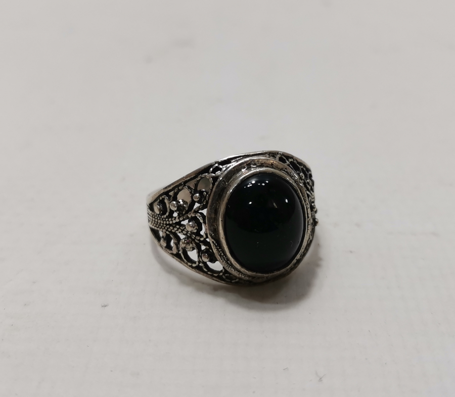 TELKARİ İŞÇİLİKLİ VE AKİK TAŞLI GÜMÜŞ YÜZÜK