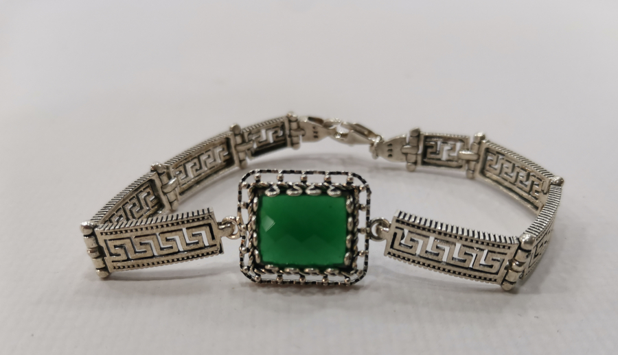 ÜZERİ TAŞLI GÜMÜŞ BİLEKLİK