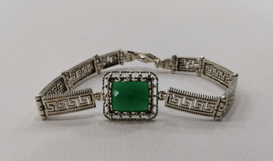 ÜZERİ TAŞLI GÜMÜŞ BİLEKLİK