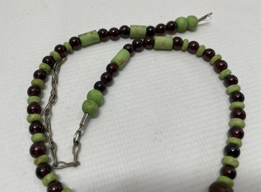 ÜZERİNDE OSMANLI PARASI BULUNAN KEMİK VE BOYNUZ DİZAYNLI GERDANLIK - KOLYE