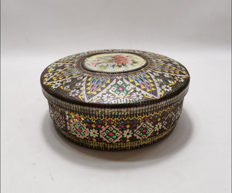 ANTİKA MİNELİ TENEKE KUTU 