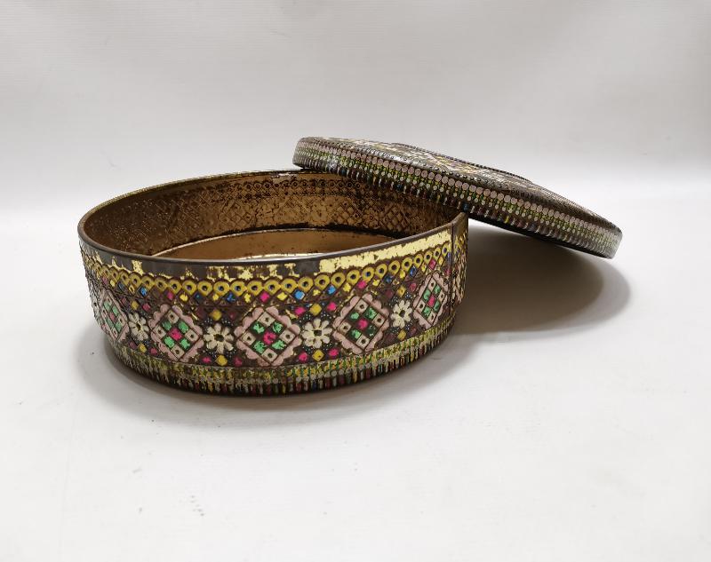 ANTİKA MİNELİ TENEKE KUTU 