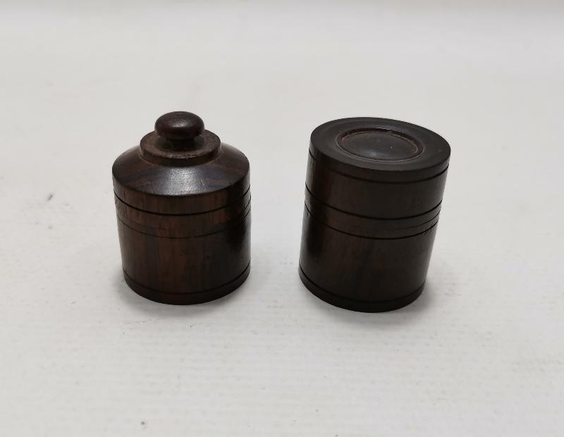 İKİ ADET ANTİKA AHŞAP KUTU 