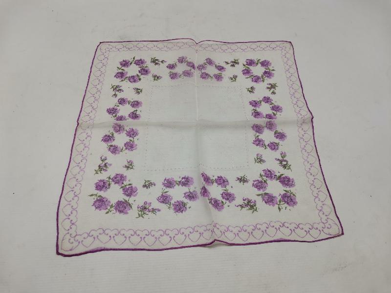 İKİ ADET İPEK MENDİL 