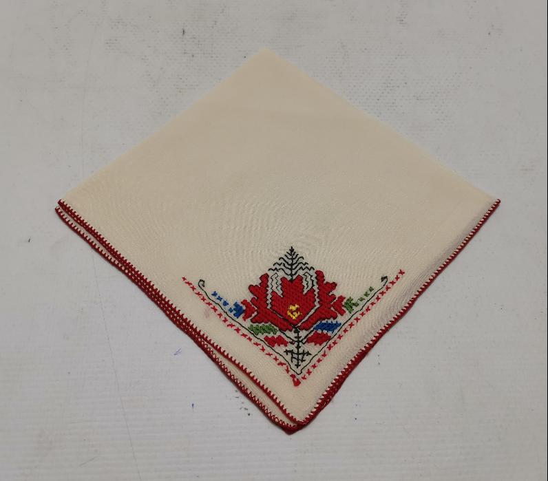 İKİ ADET İPEK MENDİL 