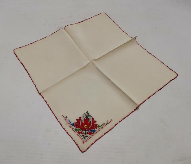 İKİ ADET İPEK MENDİL 