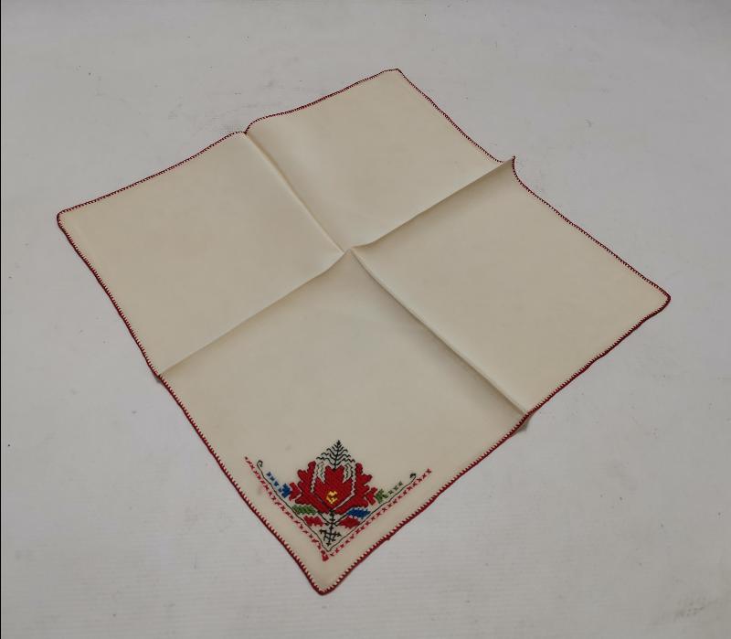 İKİ ADET İPEK MENDİL 