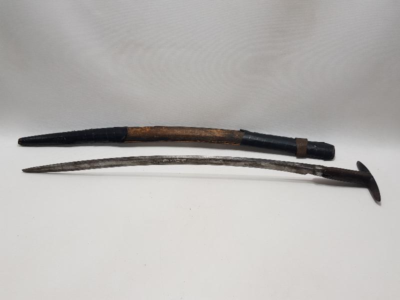 İKİ TARAFI DA GÜMÜŞ ÇAKMA OSMANLICA YAZILI YATAĞAN KILIÇ 